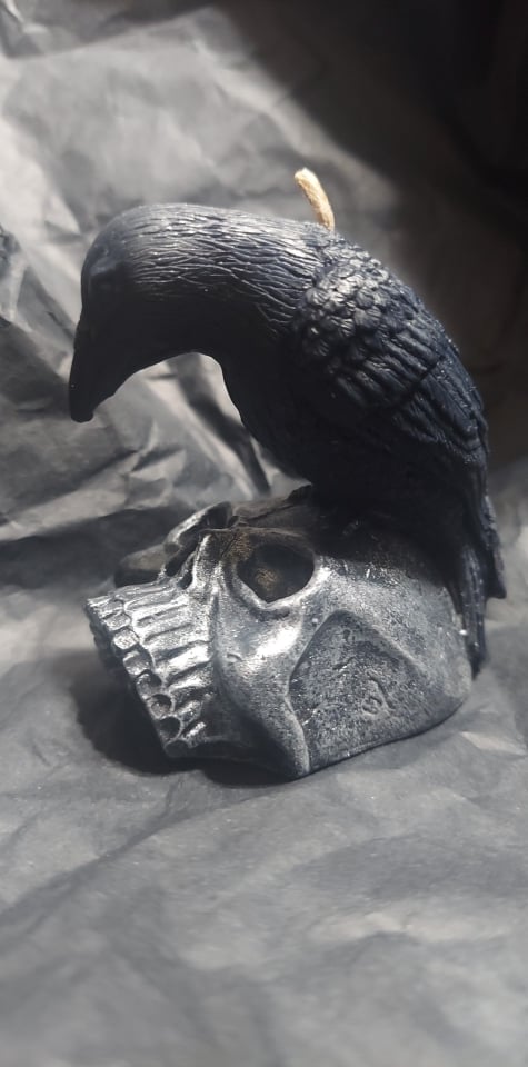 Raven on Skull Candle BLACK (2 inch) - SKULL W/ PEARL DUSTING